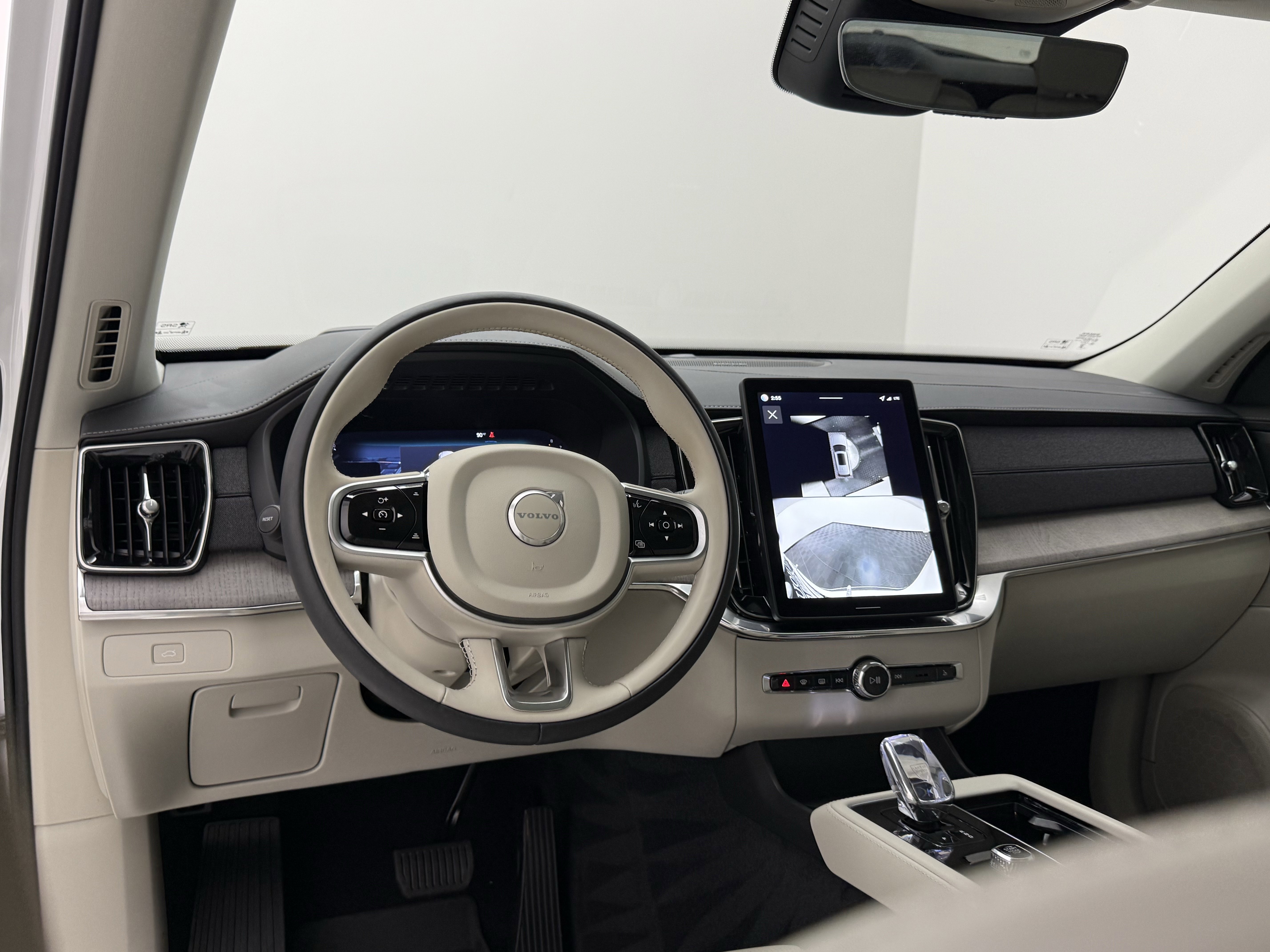 Used 2026 Volvo XC90 B6 Ultra w/ Protection Package image 24