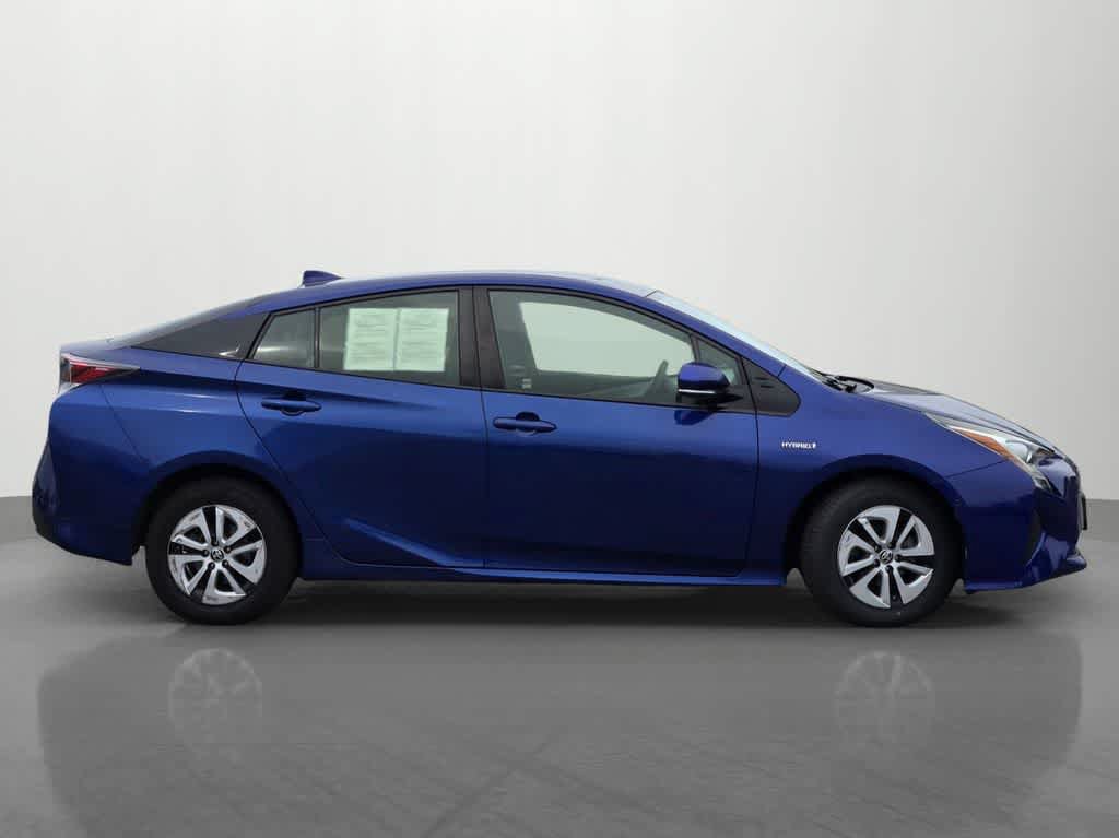 Used 2017 Toyota Prius Two w/ Prius Two Safety Plus Package FWD image 7