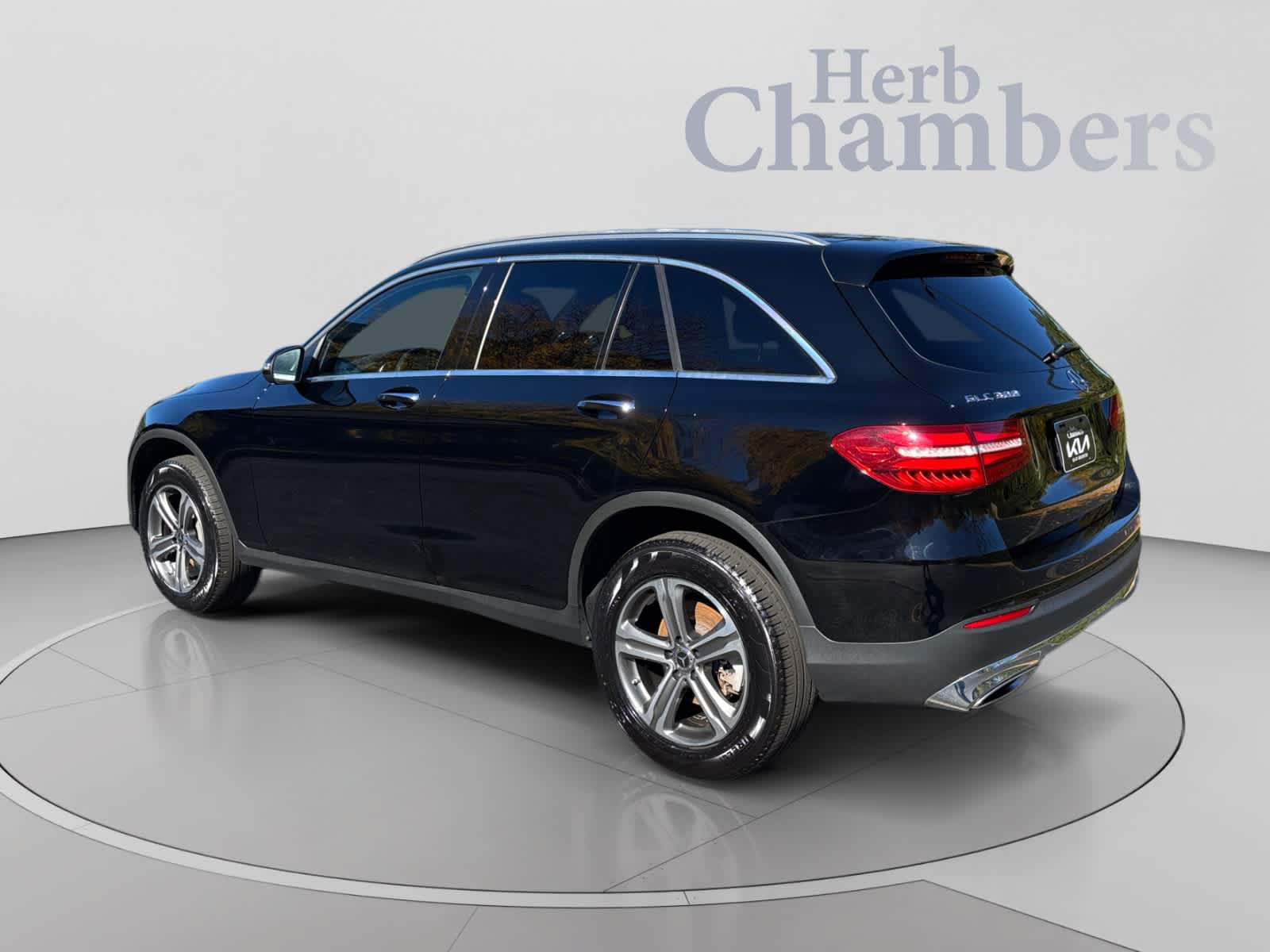 Used 2019 Mercedes-Benz GLC 300 4MATIC image 4