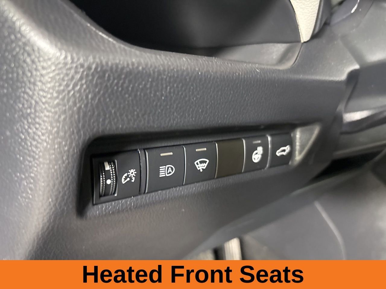 Used 2021 Toyota RAV4 XLE w/ Convenience Package image 11