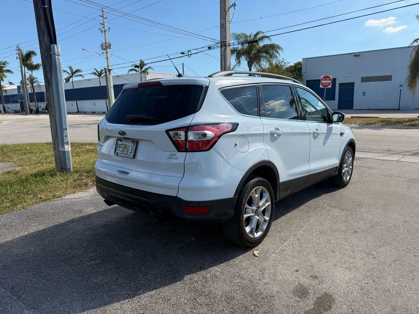 Used 2018 Ford Escape SE image 3