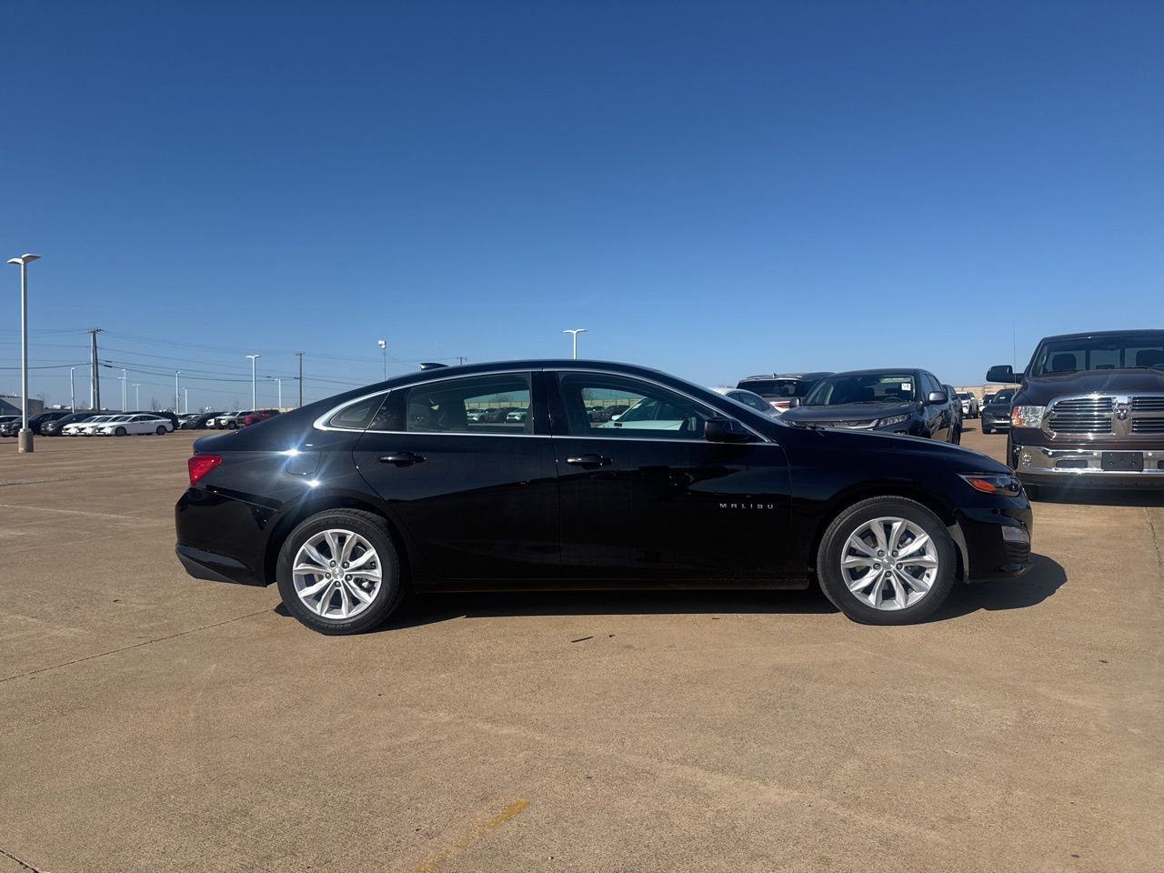 Used 2025 Chevrolet Malibu LT image 28