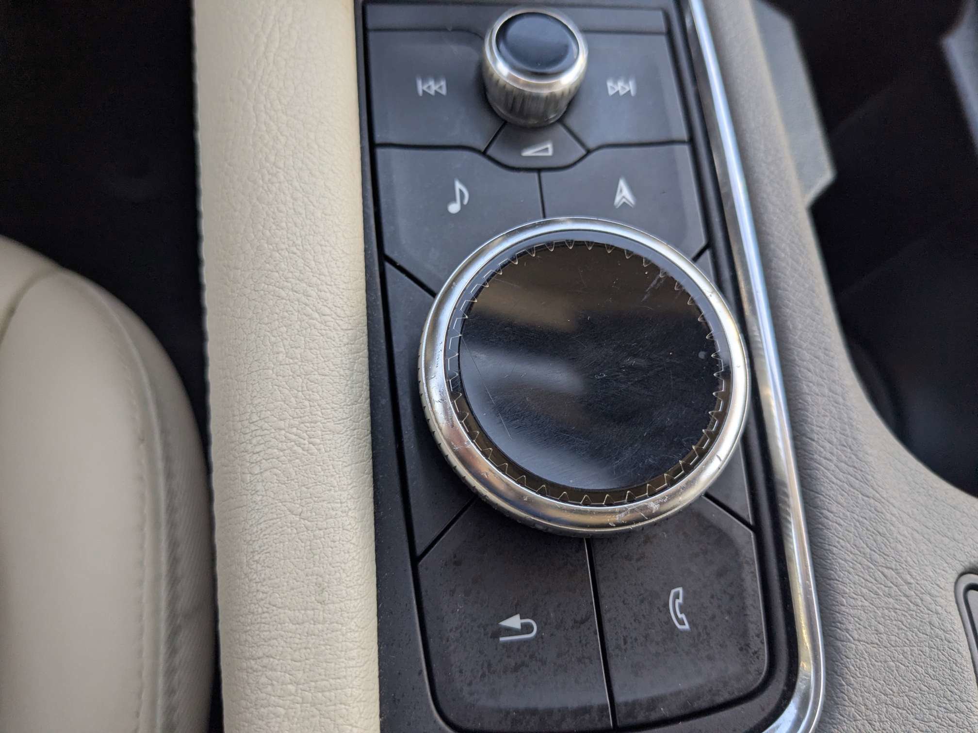Used 2020 Cadillac XT5 Premium Luxury FWD image 31