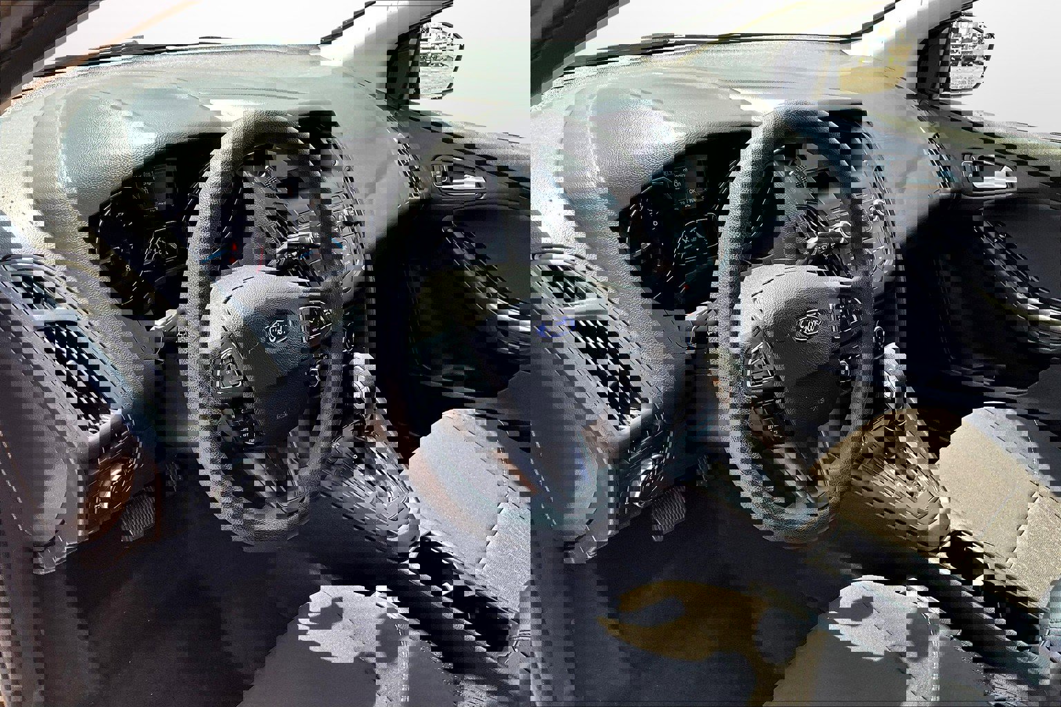 Used 2018 Ford Focus SE image 20