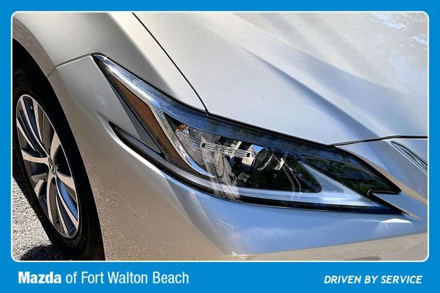 Used 2021 Lexus ES 300h w/ Premium Package FWD image 32