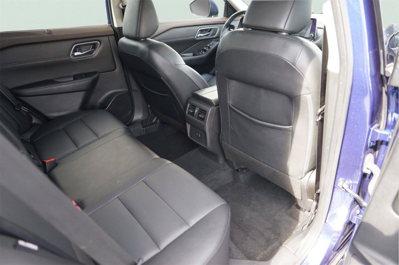 Used 2021 Nissan Rogue SV w/ Premium Package FWD image 15