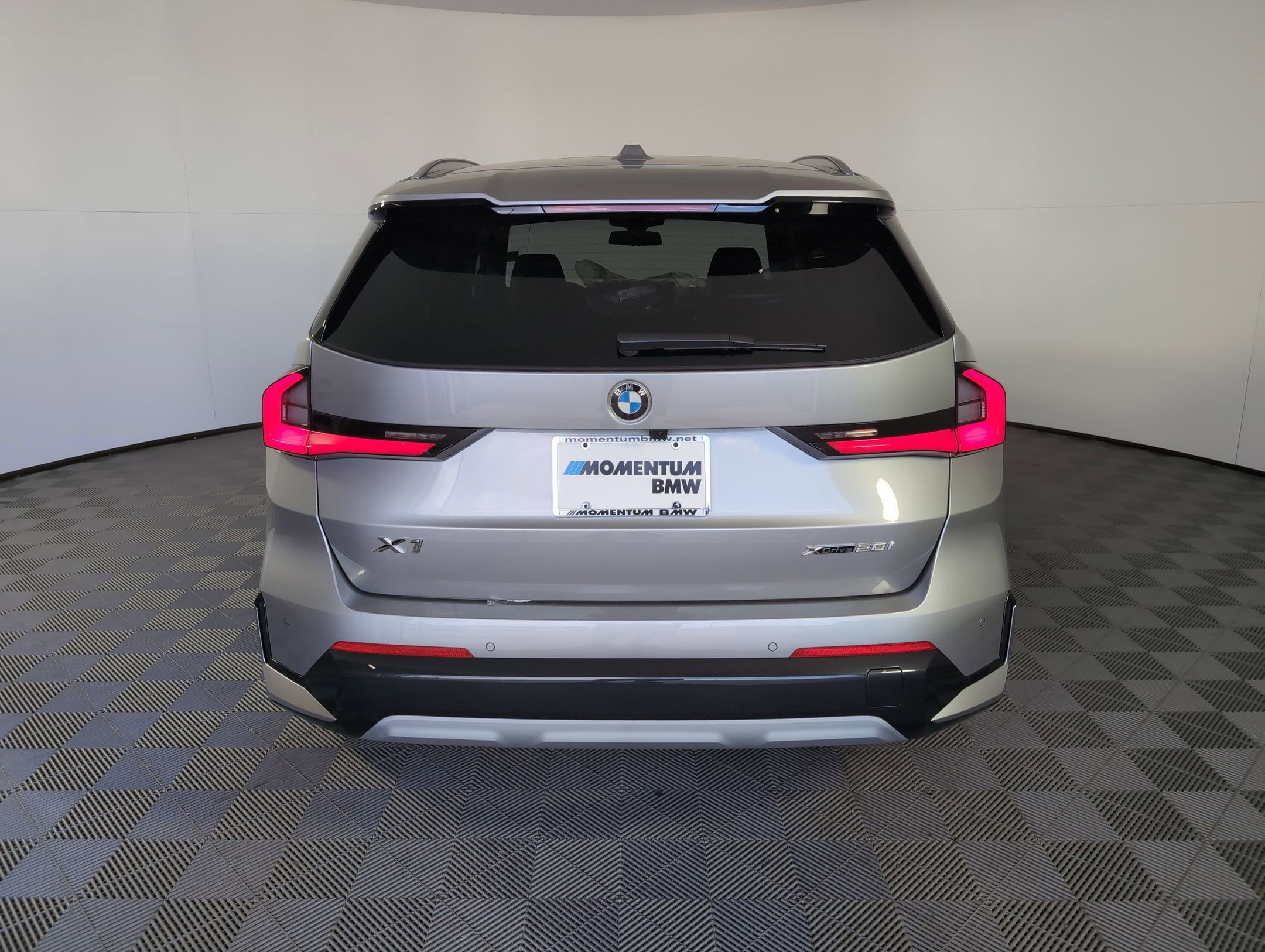 Used 2025 BMW X1 xDrive28i w/ Technology Package image 8