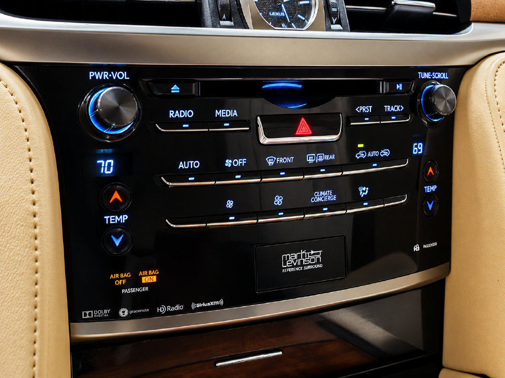 Used 2017 Lexus LX 570 4WD w/ Luxury Package image 31