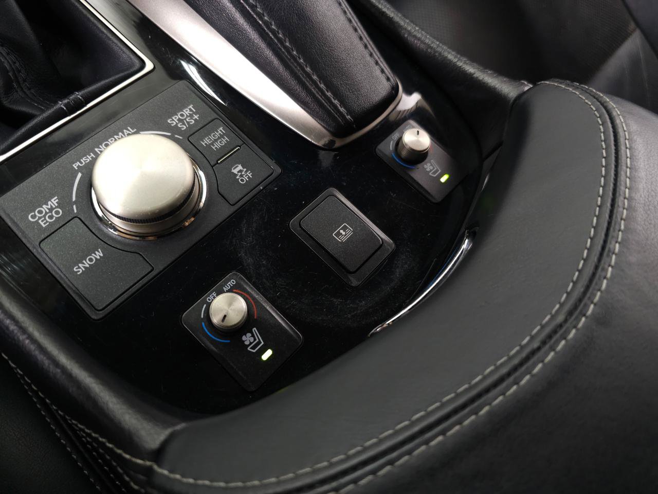 Used 2013 Lexus LS 460 AWD w/ F-Sport Pkg image 29