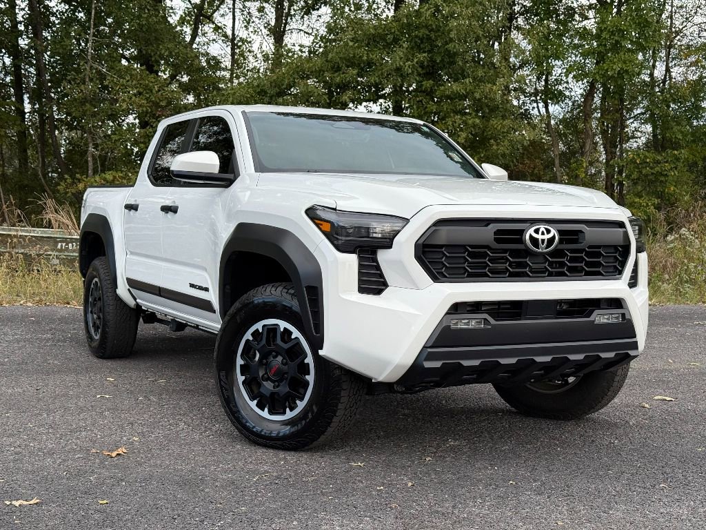 Used 2024 Toyota Tacoma TRD Off-Road image 11