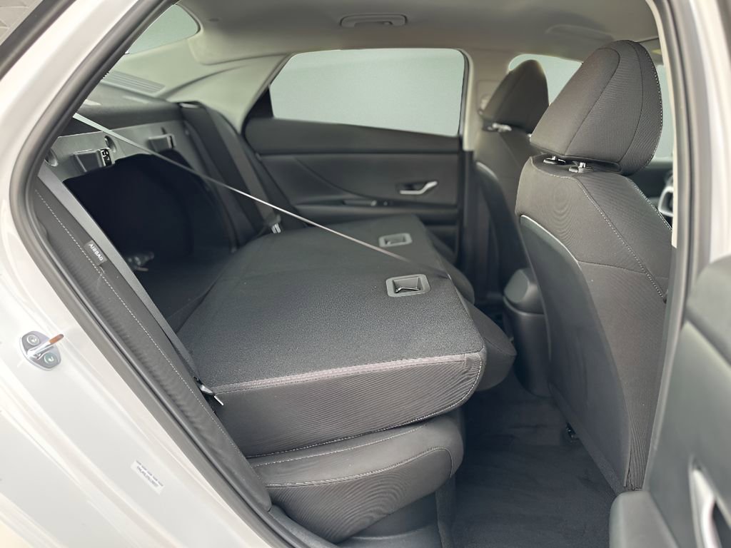 New 2025 Hyundai Elantra Blue image 24