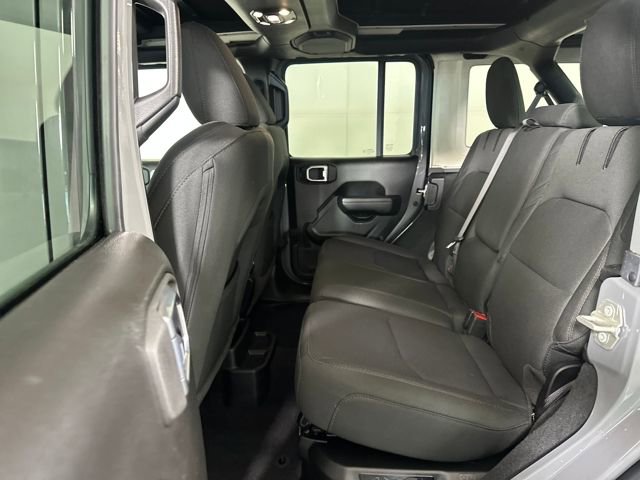 Used 2023 Jeep Wrangler Unlimited w/ Sun & Screen Package image 25