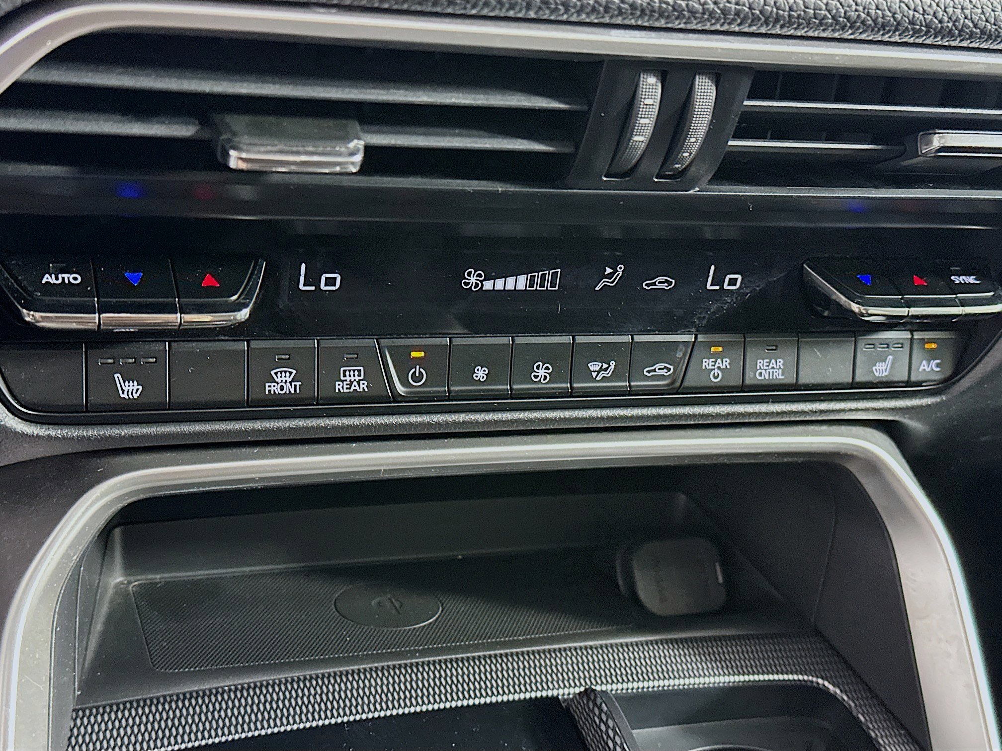 Used 2024 MAZDA CX-90 3.3 Turbo w/ Preferred Plus image 24