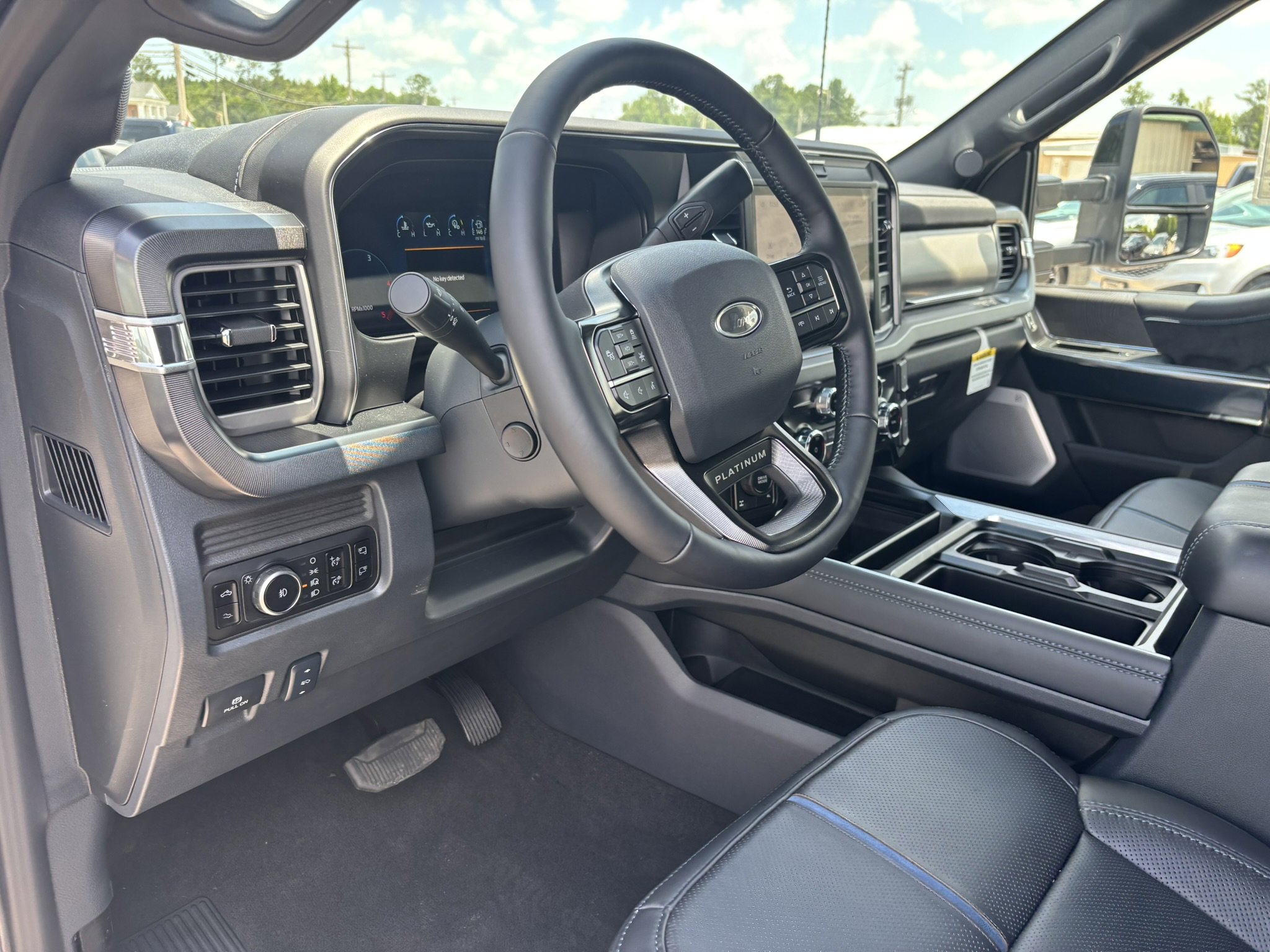 New 2025 Ford F250 4x4 Crew Cab Super Duty image 19