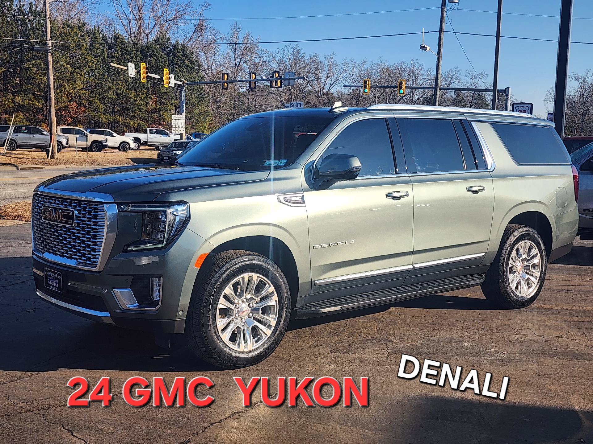 Used 2024 GMC Yukon XL Denali w/ Advanced Technology Package AWD/4WD image 2