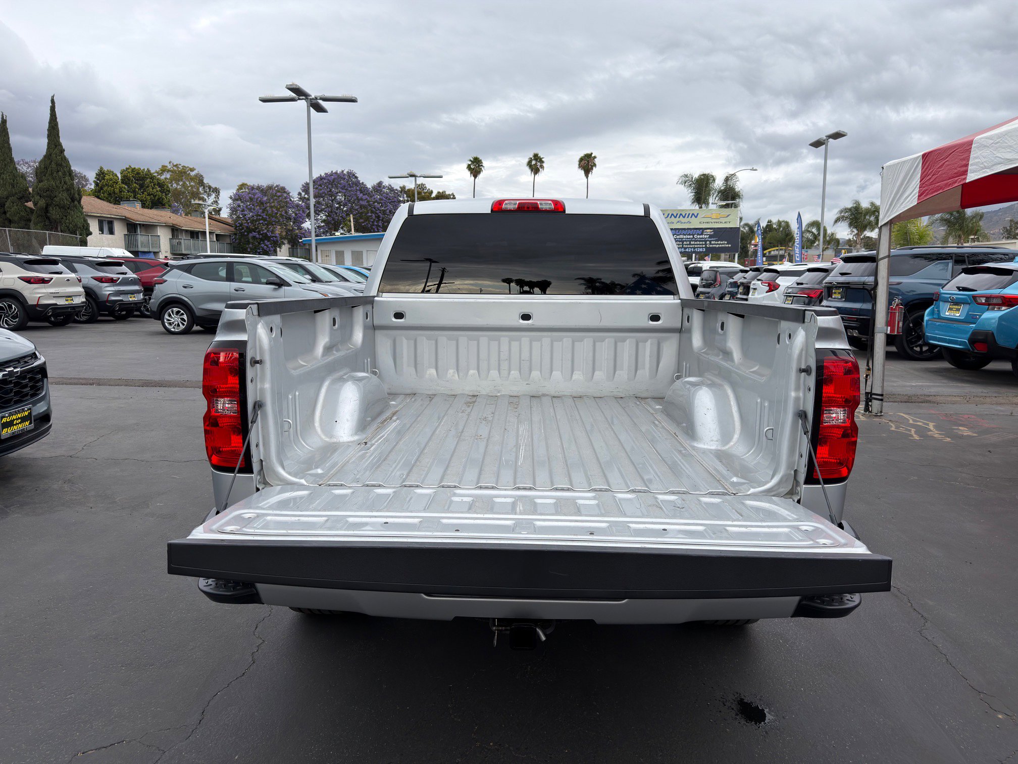 Used 2018 Chevrolet Silverado 1500 Custom w/ Custom Value Package RWD image 17