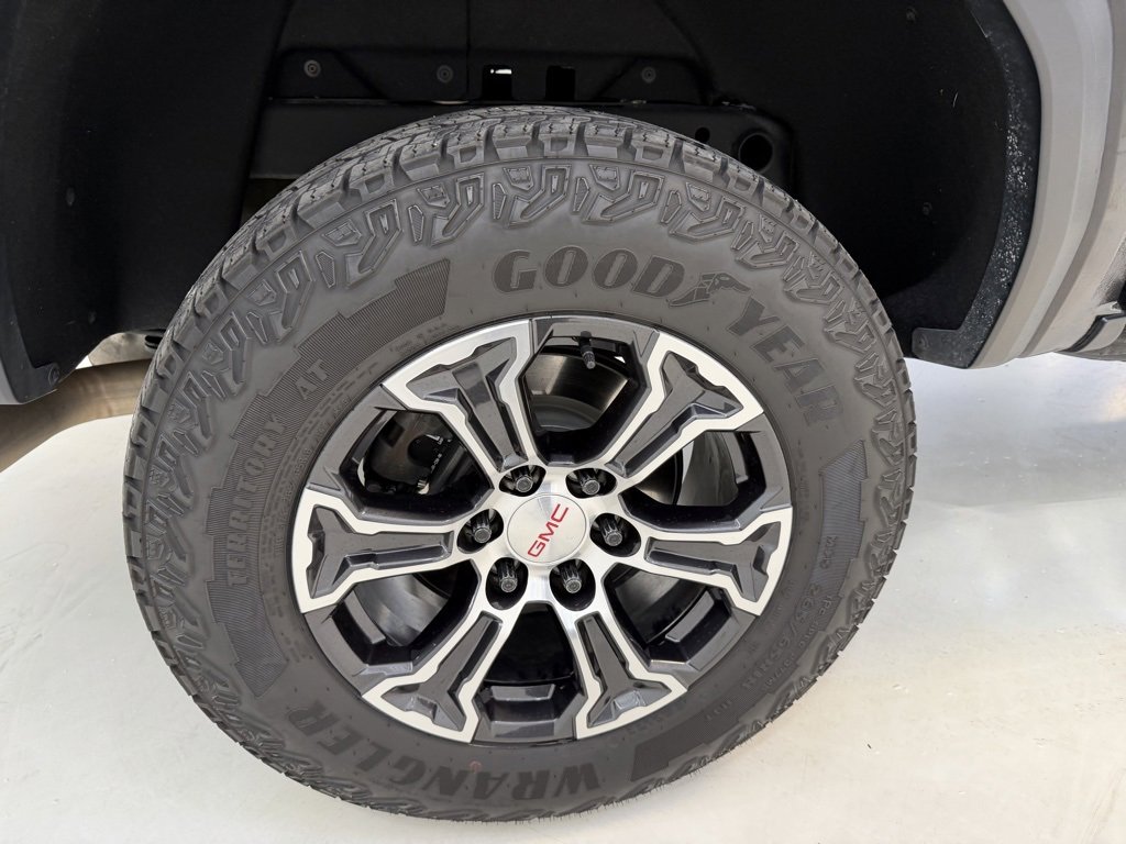 Used 2024 GMC Canyon AT4 w/ Canyon Safety Plus Package image 11