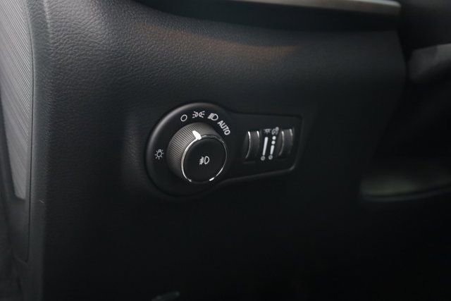 New 2026 Jeep Compass Latitude image 12