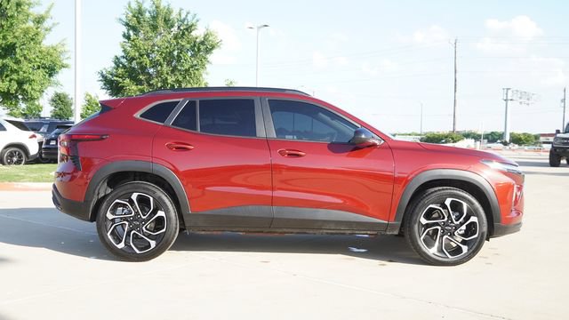 Used 2024 Chevrolet Trax RS w/ Sunroof Package FWD image 10