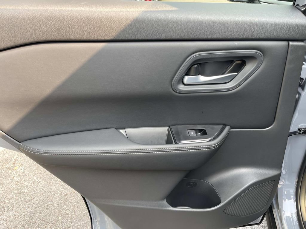 New 2026 Nissan Rogue SV FWD image 19