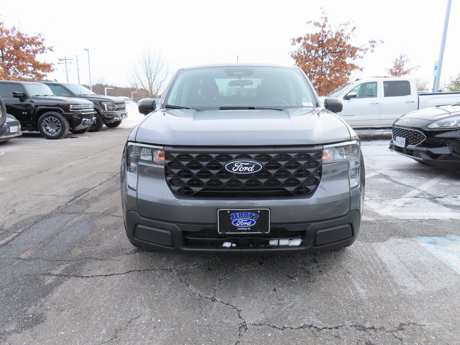 Used 2025 Ford Maverick XL image 2