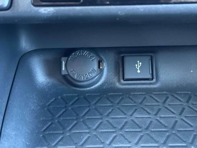 Used 2022 Toyota RAV4 SE w/ Weather & Moonroof Package AWD/4WD image 32