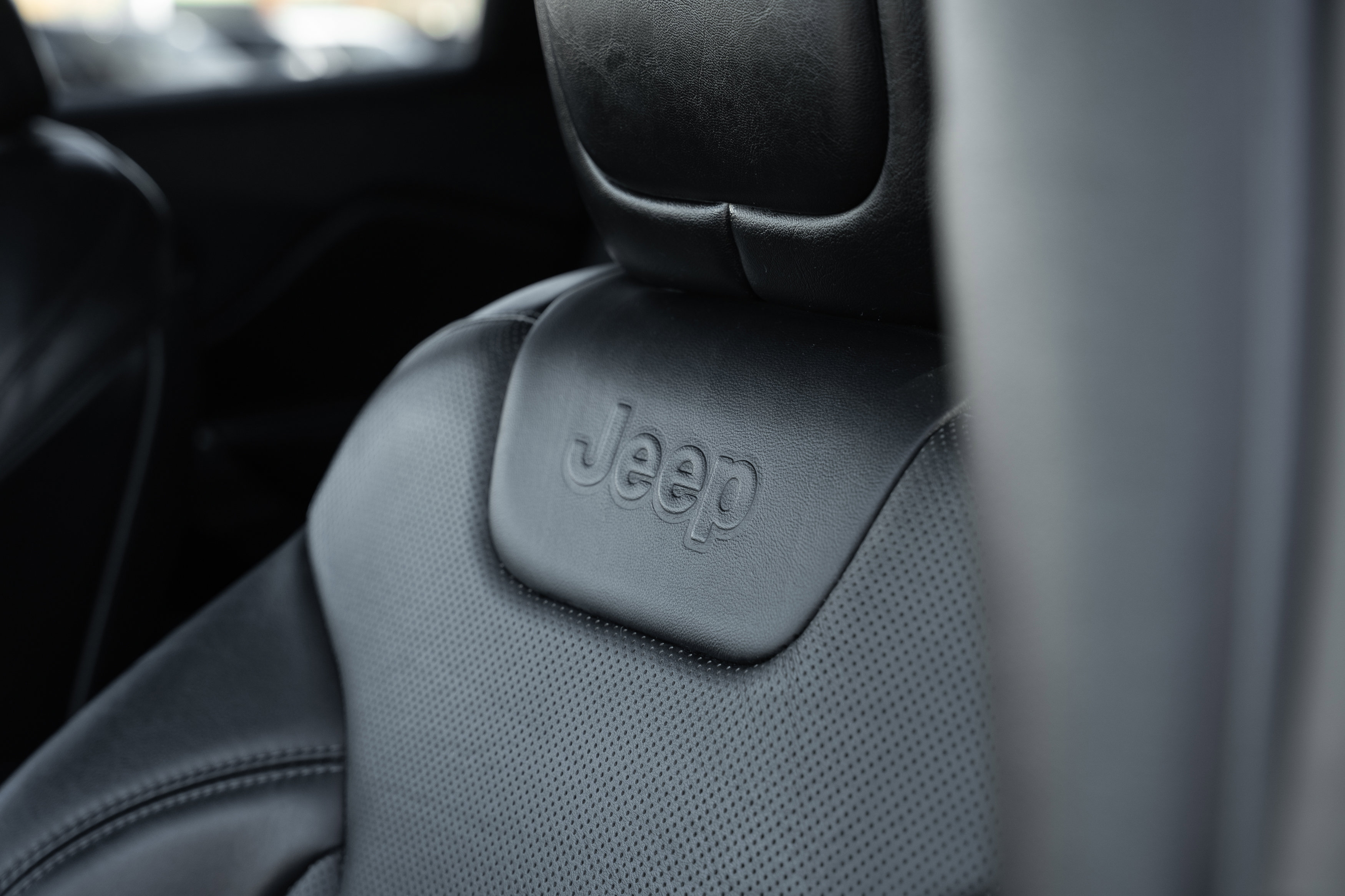 Used 2019 Jeep Cherokee Limited image 22