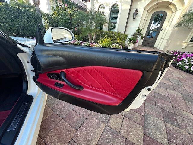 Used 2000 Honda S2000 image 18