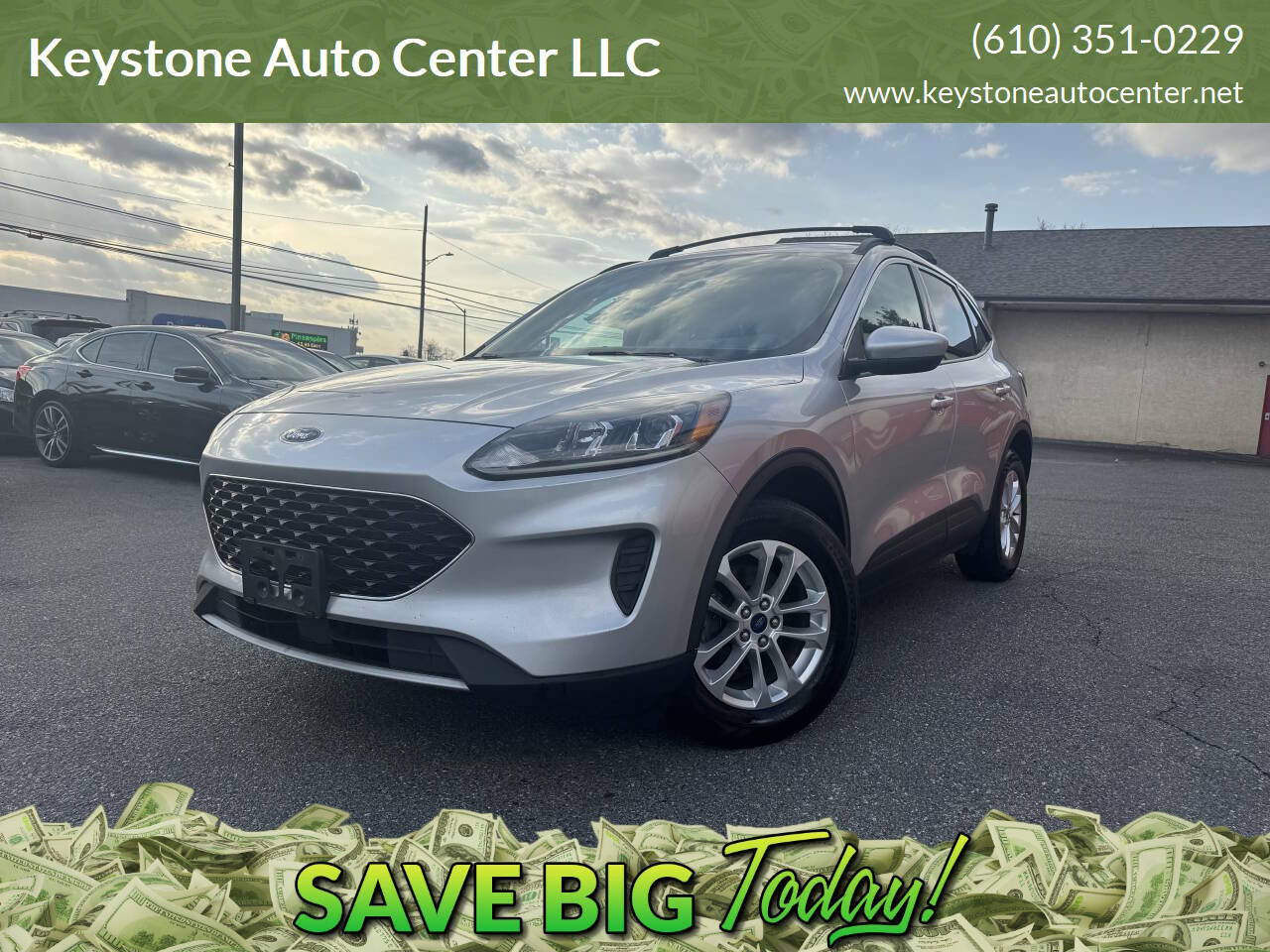 Used 2020 Ford Escape SE image 1