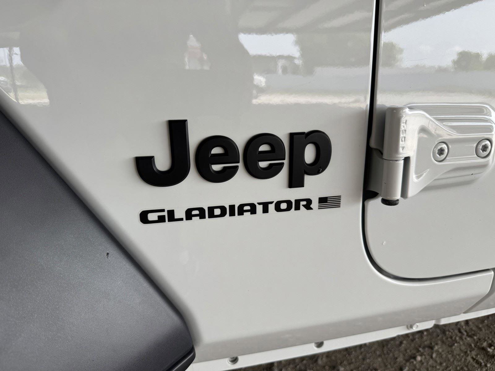 Used 2024 Jeep Gladiator Sport AWD/4WD image 38