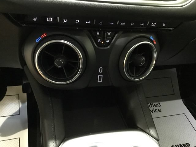 Used 2020 Chevrolet Blazer LT FWD image 32