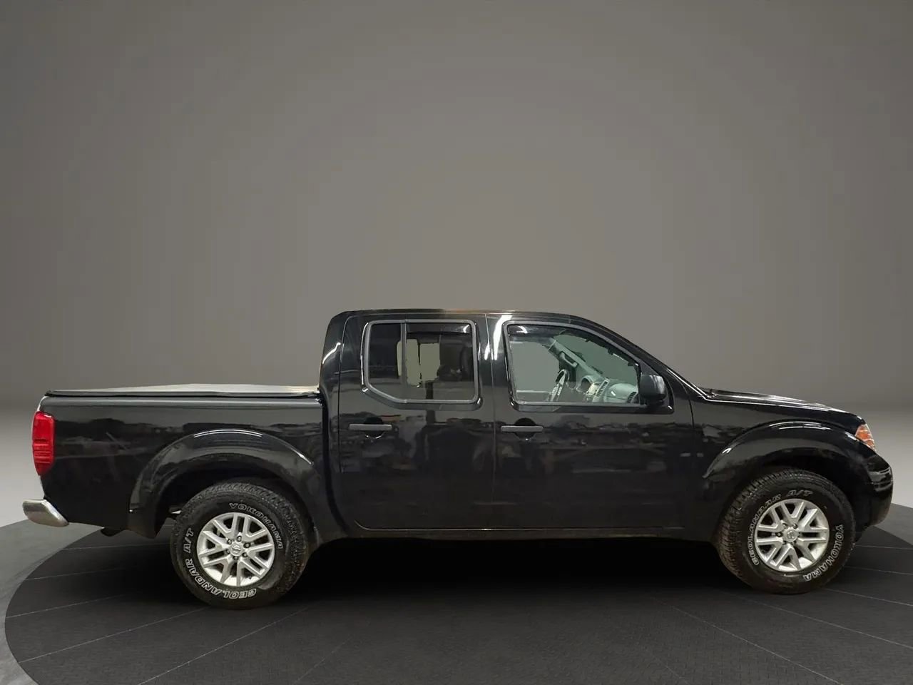 Used 2016 Nissan Frontier SV image 6