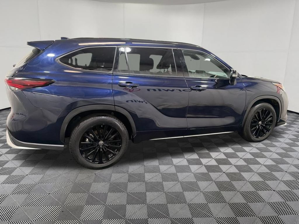Used 2025 Toyota Highlander XSE AWD/4WD image 8