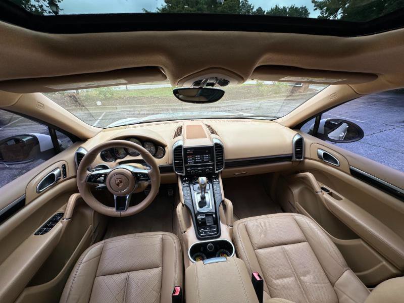 Used 2011 Porsche Cayenne S AWD/4WD image 37
