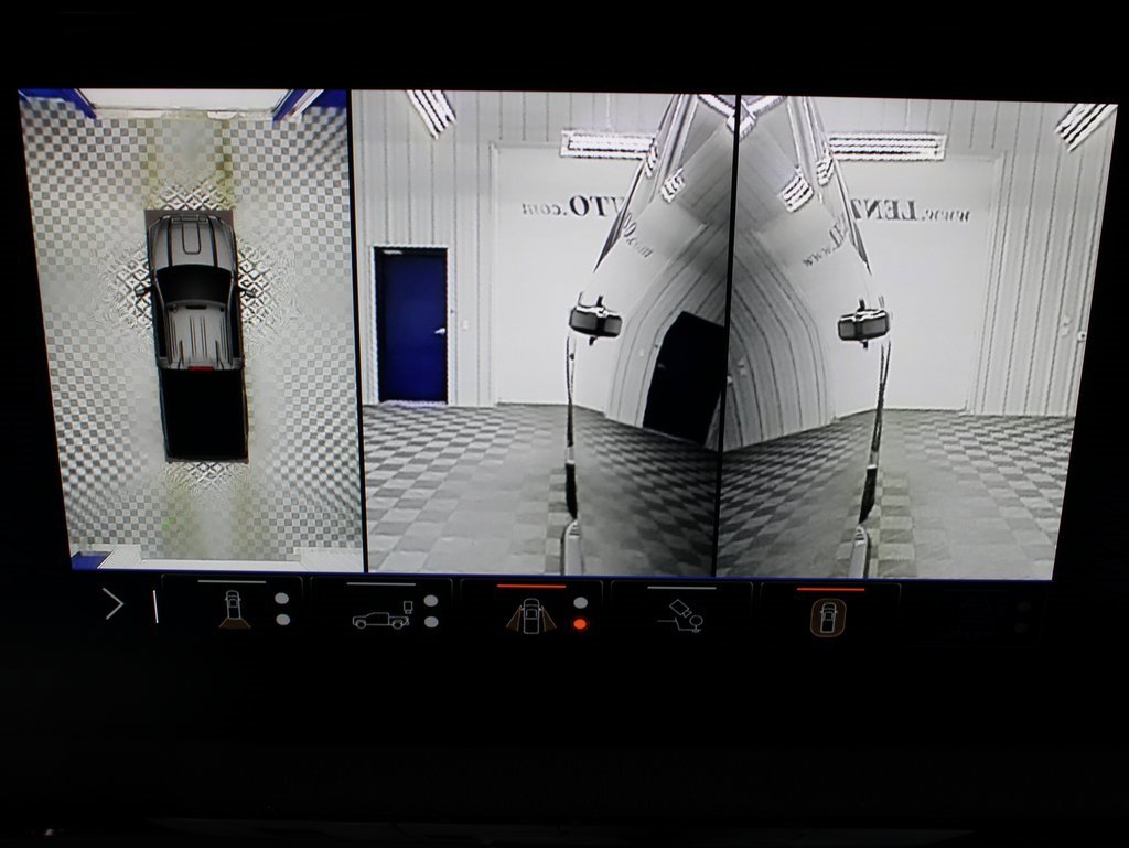 Used 2024 GMC Sierra 2500 AT4 image 20