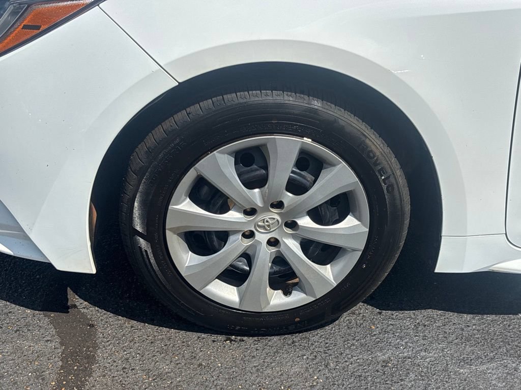 Used 2022 Toyota Corolla LE FWD image 22