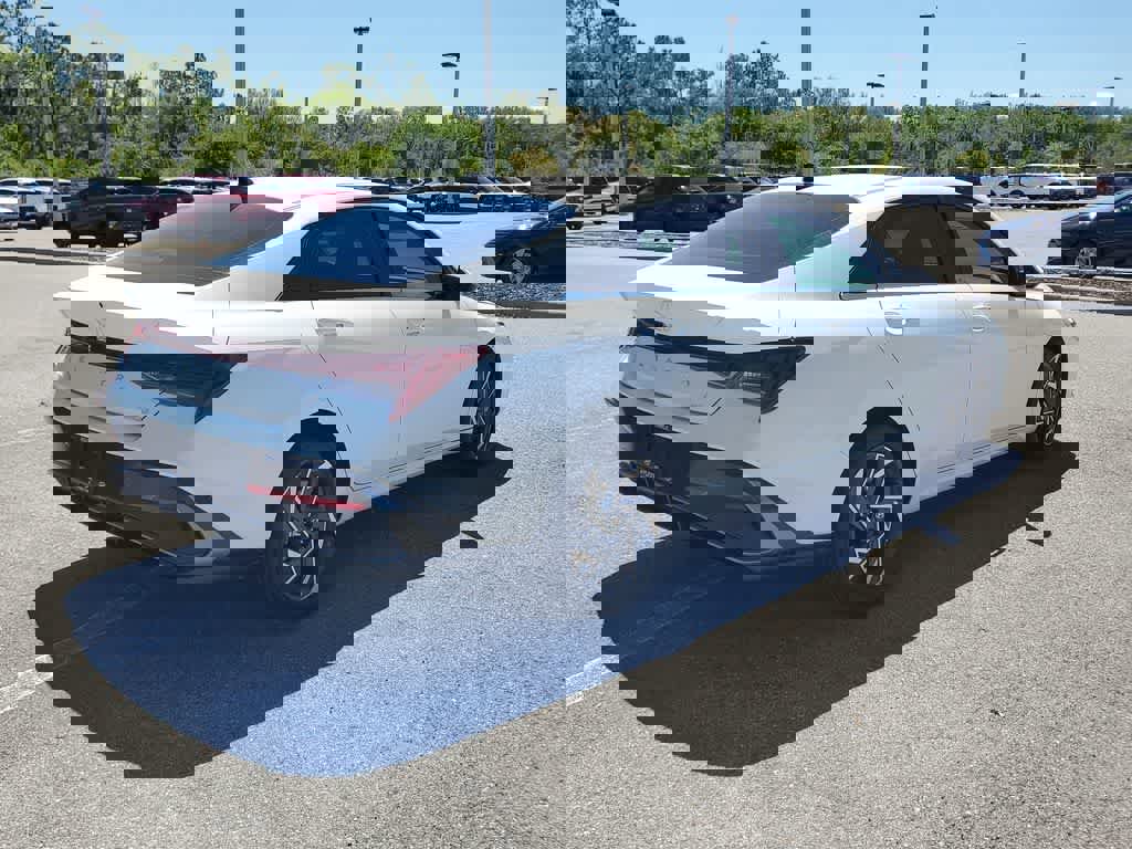 New 2026 Hyundai Elantra Limited image 3