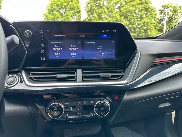 Used 2024 Chevrolet Trax RS FWD image 16