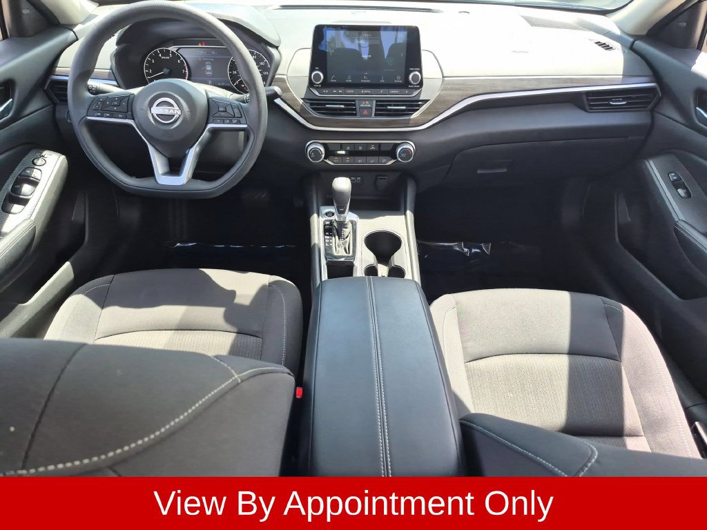 Used 2025 Nissan Altima 2.5 SV FWD image 26