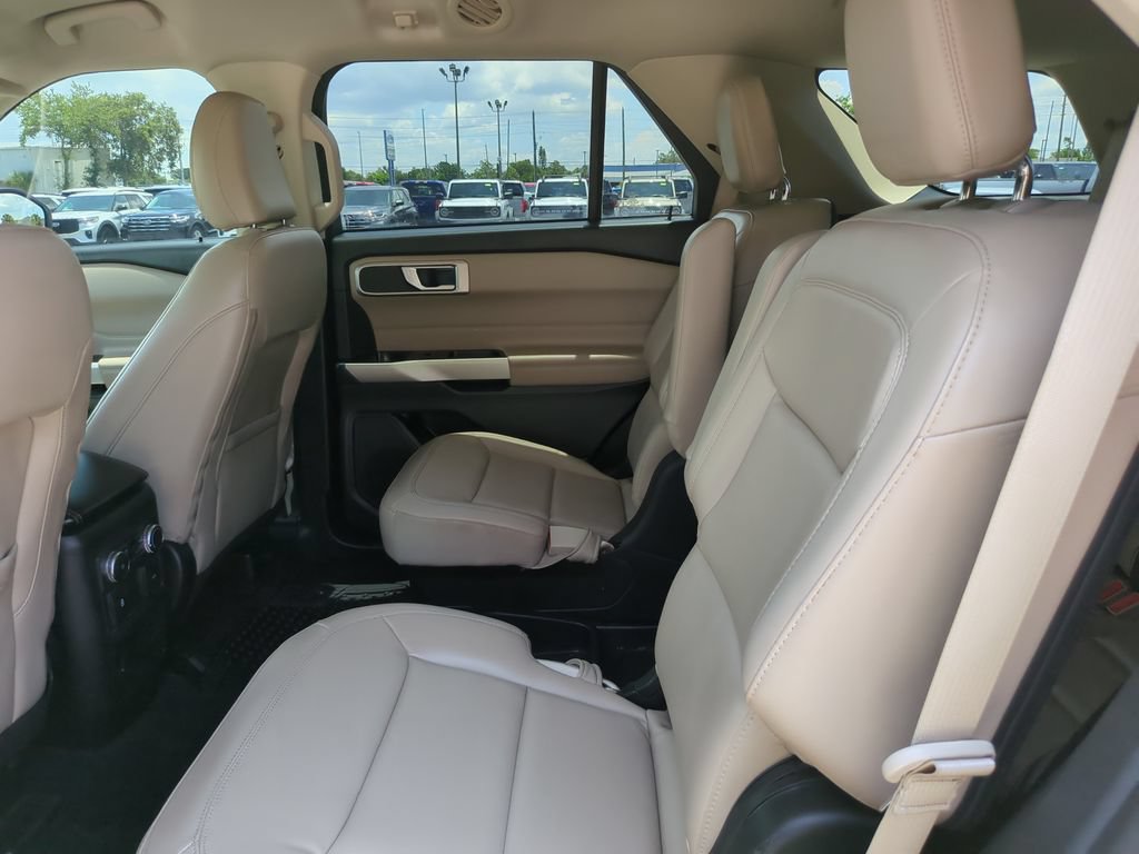 Certified 2021 Ford Explorer XLT w/ Equipment Group 202A RWD image 21