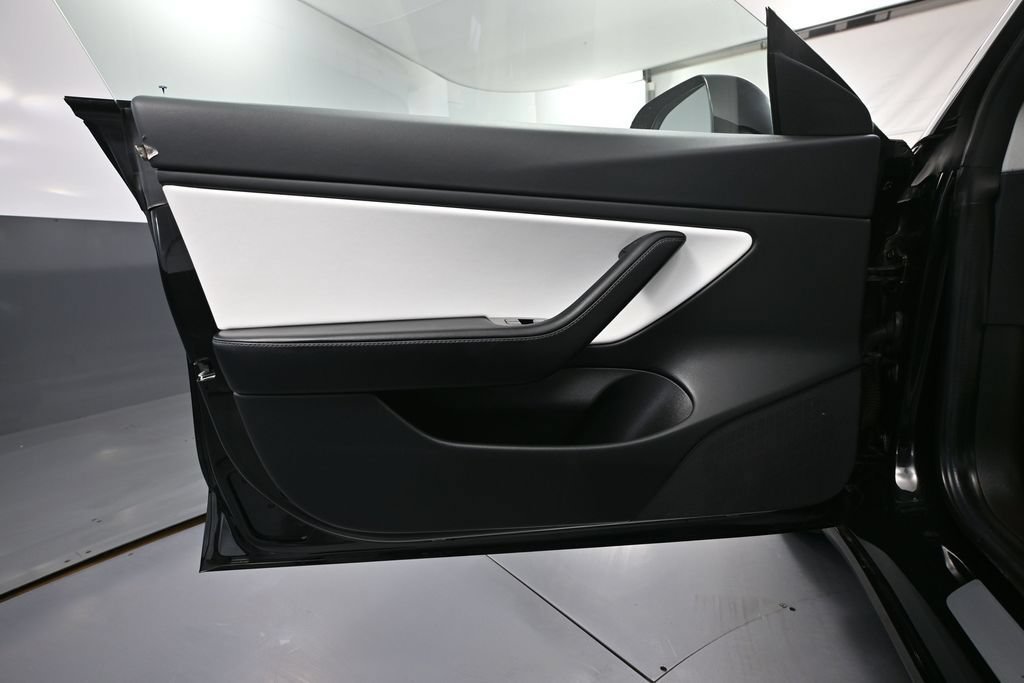 Used 2018 Tesla Model 3 Long Range AWD/4WD image 16