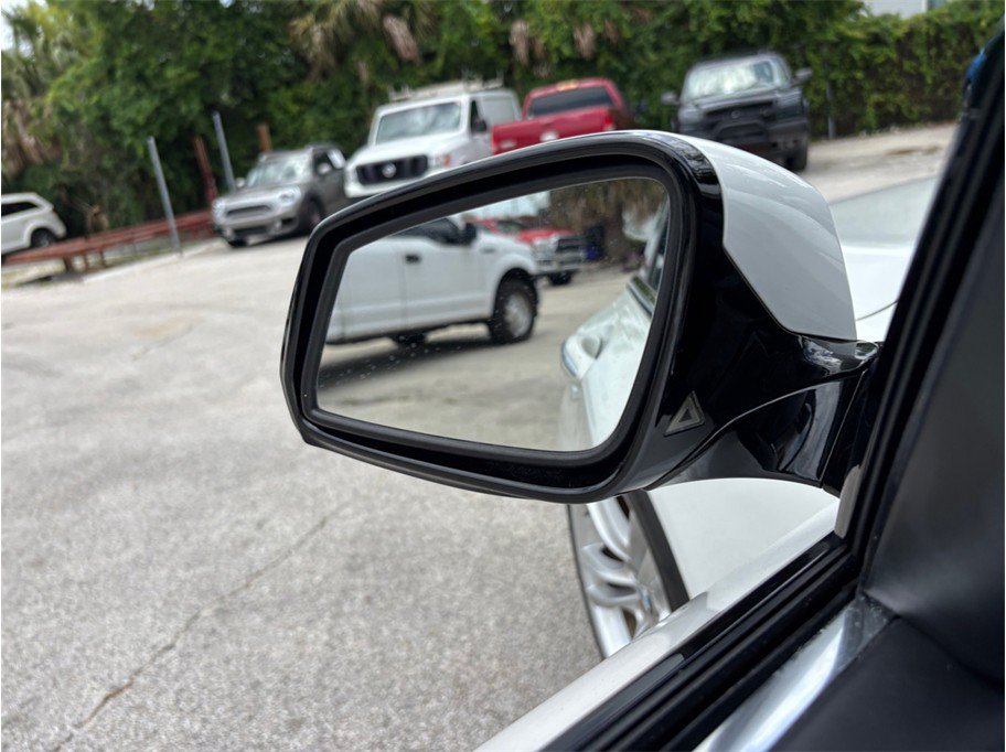 Used 2015 BMW 750Li RWD image 18