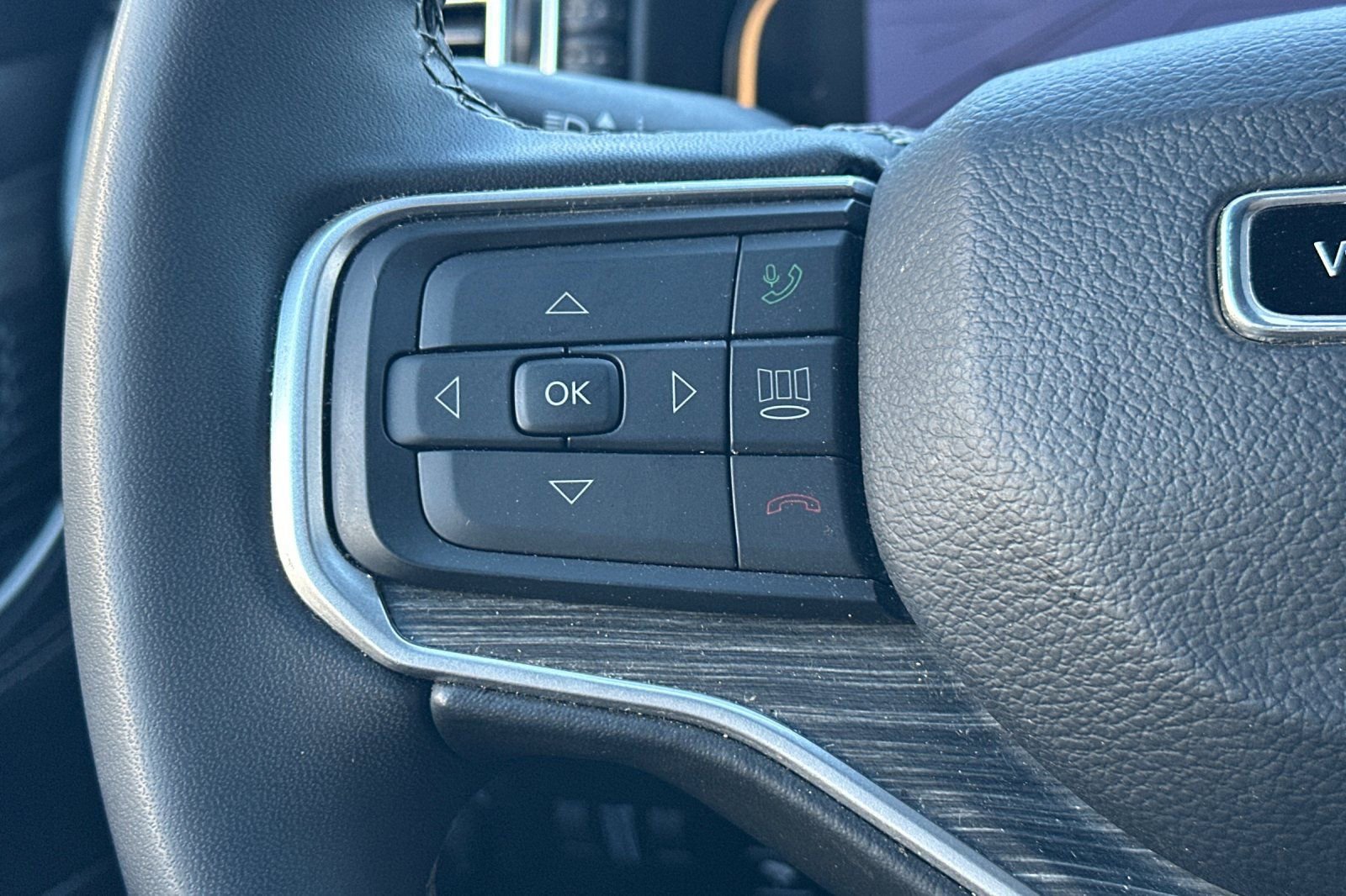 Used 2024 Jeep Wagoneer L Series II w/ Flexible Seating Group image 34