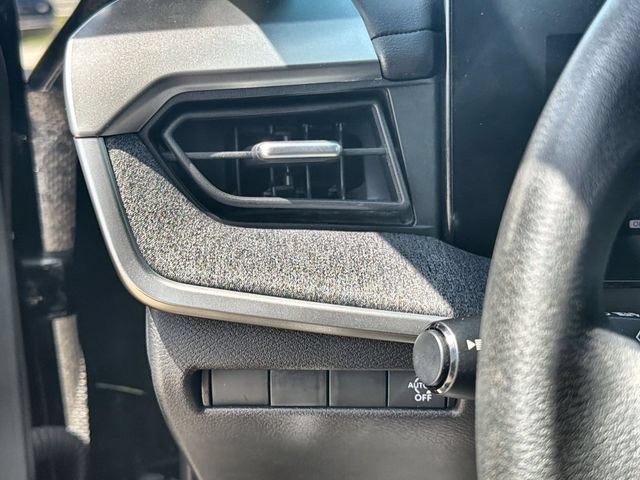 Used 2026 Nissan Kicks S FWD image 17