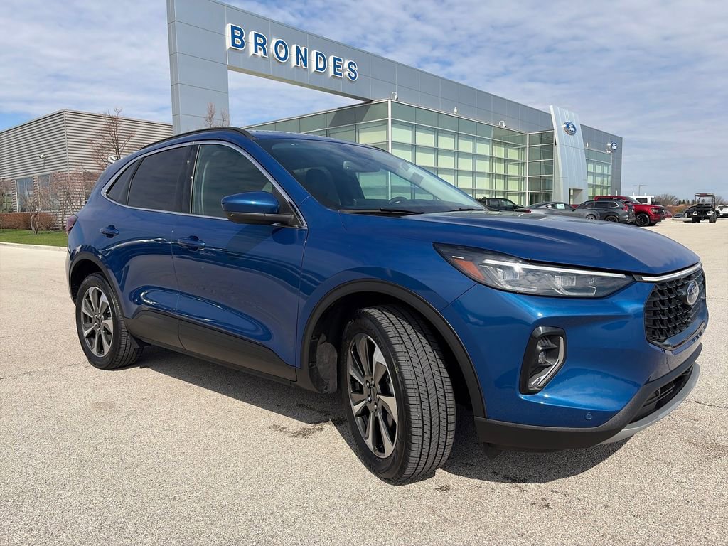 Used 2023 Ford Escape Platinum AWD/4WD image 1