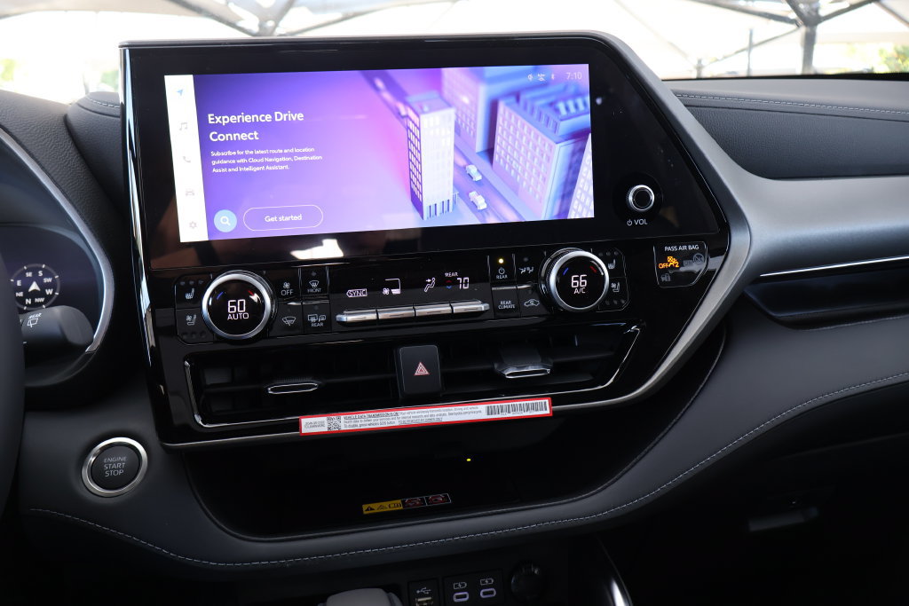New 2026 Toyota Highlander Limited AWD/4WD image 40