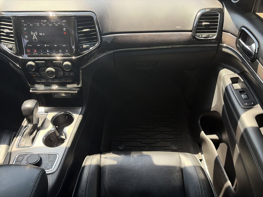 Used 2021 Jeep Grand Cherokee Overland AWD/4WD image 16