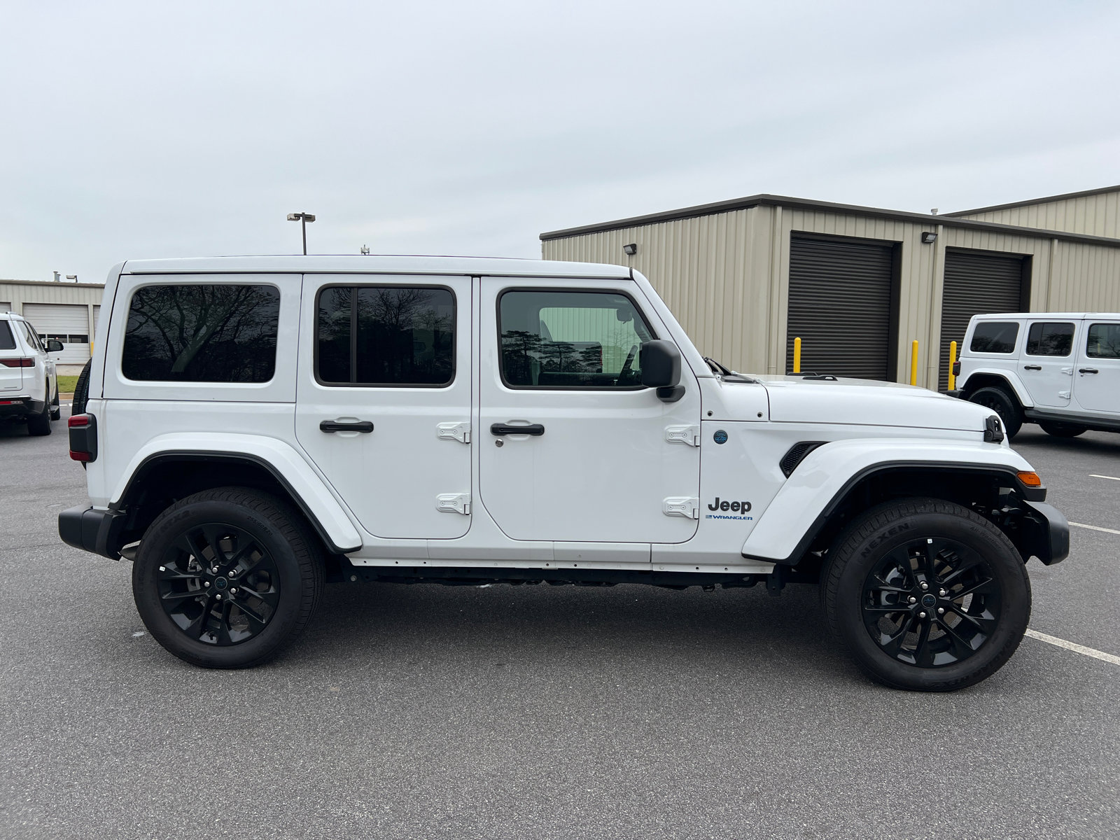 Used 2025 Jeep Wrangler Sahara w/ Safety Group image 4