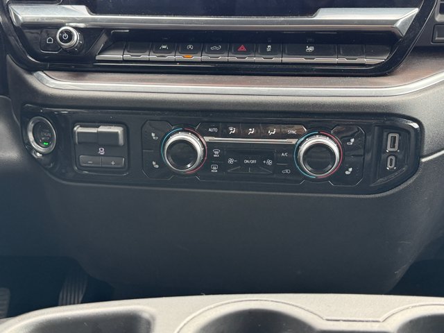 Used 2025 GMC Sierra 1500 SLT AWD/4WD image 17