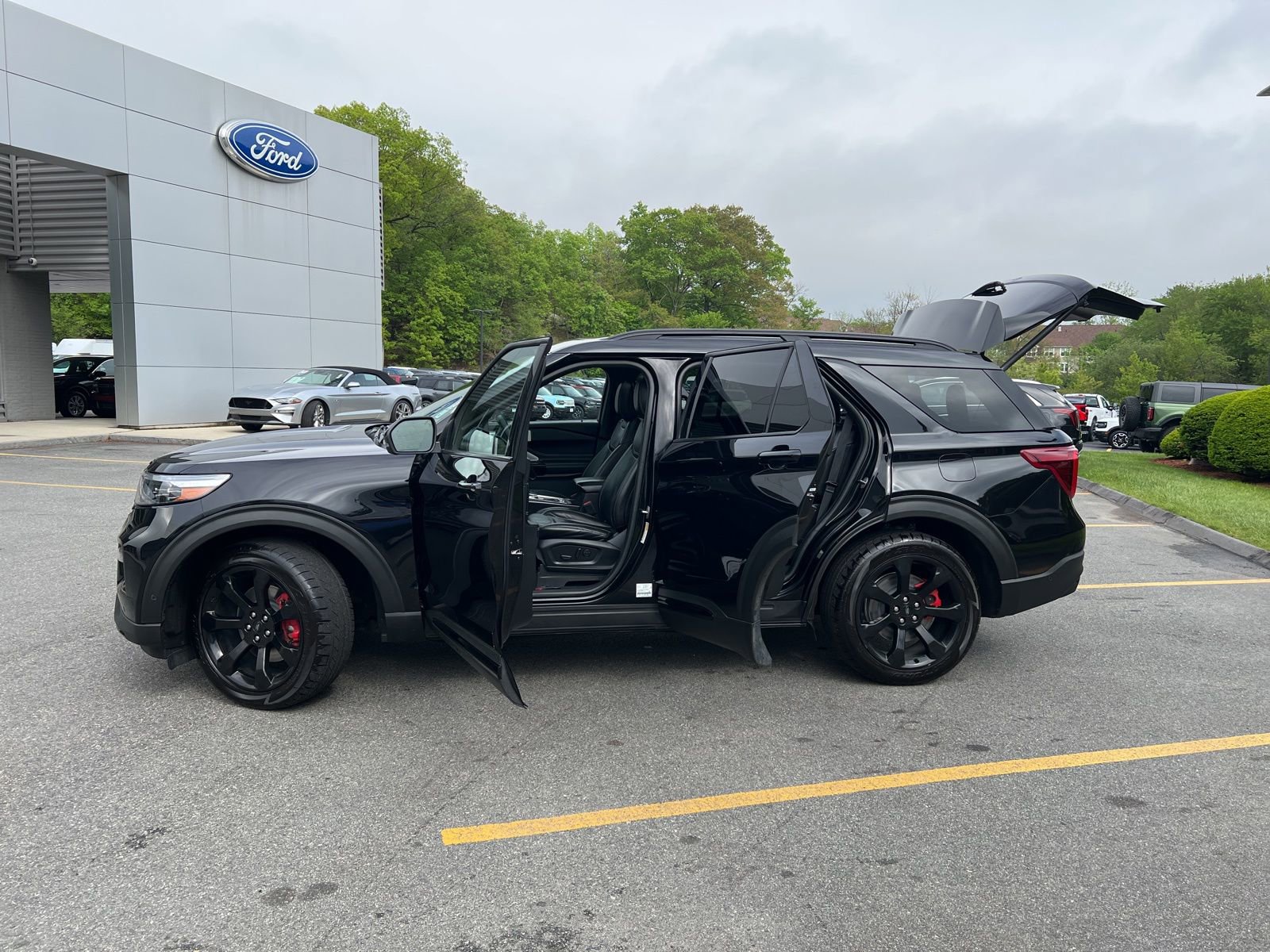 Used 2022 Ford Explorer ST w/ Equipment Group 401A image 8